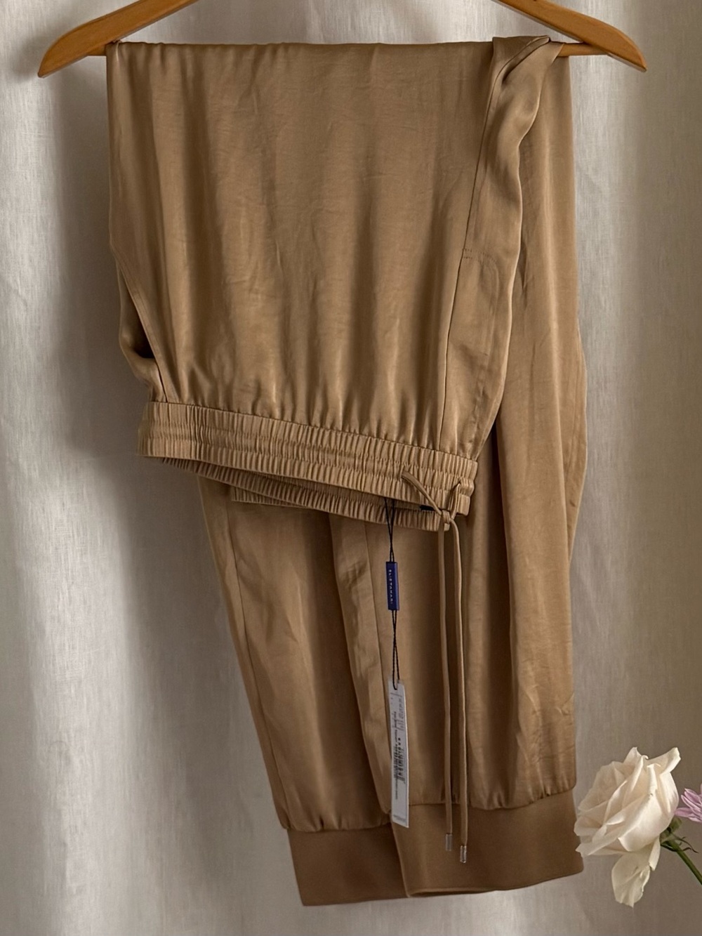 NWT Elie Tahari Satin Cargo Pants XL Sandcastle Gold Jogger Trousers $298